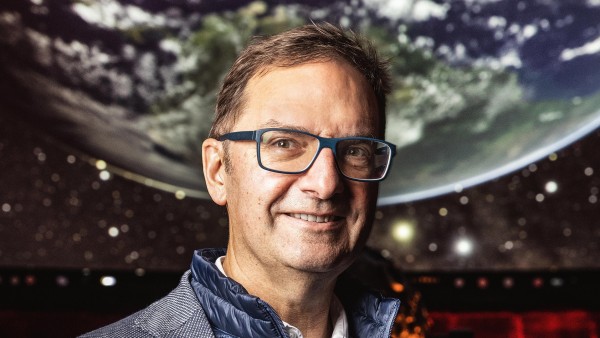At home among the stars with astrophysicist Thomas Kraupe