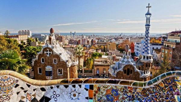 Explore the architecture of Antoni Gaudí with guest lecturer Viv Lawes