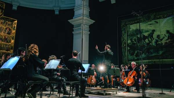 Enjoy an orchestral performance with conductor Oliver Zeffman, countertenor Jakub Jósef Orliński and the Academy of St Martin in the Fields