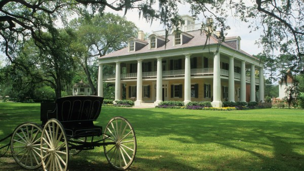 Embark on a captivating tour of the fascinating Houmas House in Louisiana