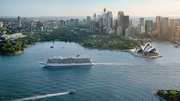 Experience Komodo and the Australian coast with Chris Caldicott