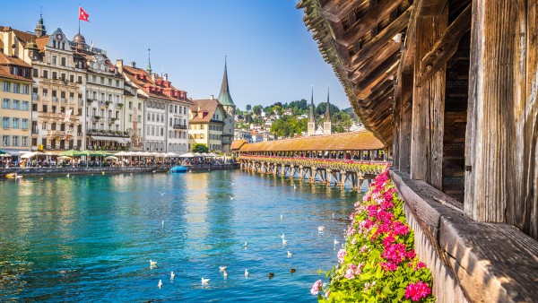 Visit the enchanting city of Lucerne with Karine Hagen