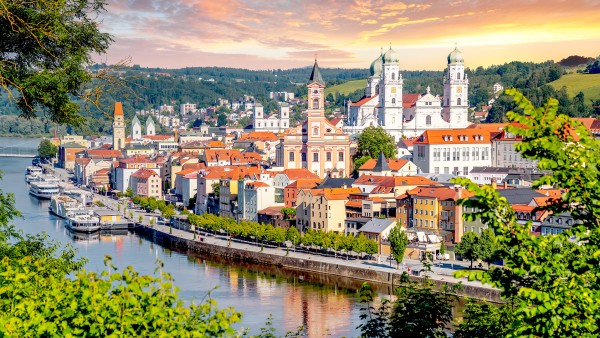 Experience the history and culture of Passau with Dorothea Lechner