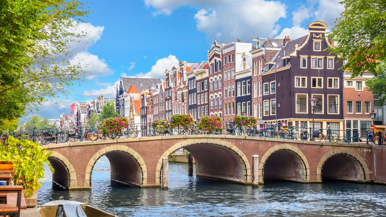 Delve into Amsterdam’s past with guest lecturer Sherry Hutt, PhD