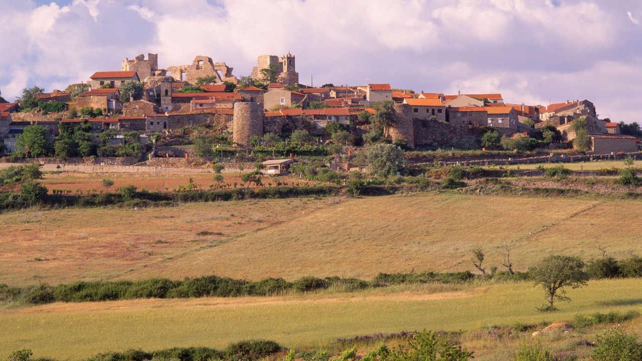 Be immersed in Portuguese history in Castelo Rodrigo)