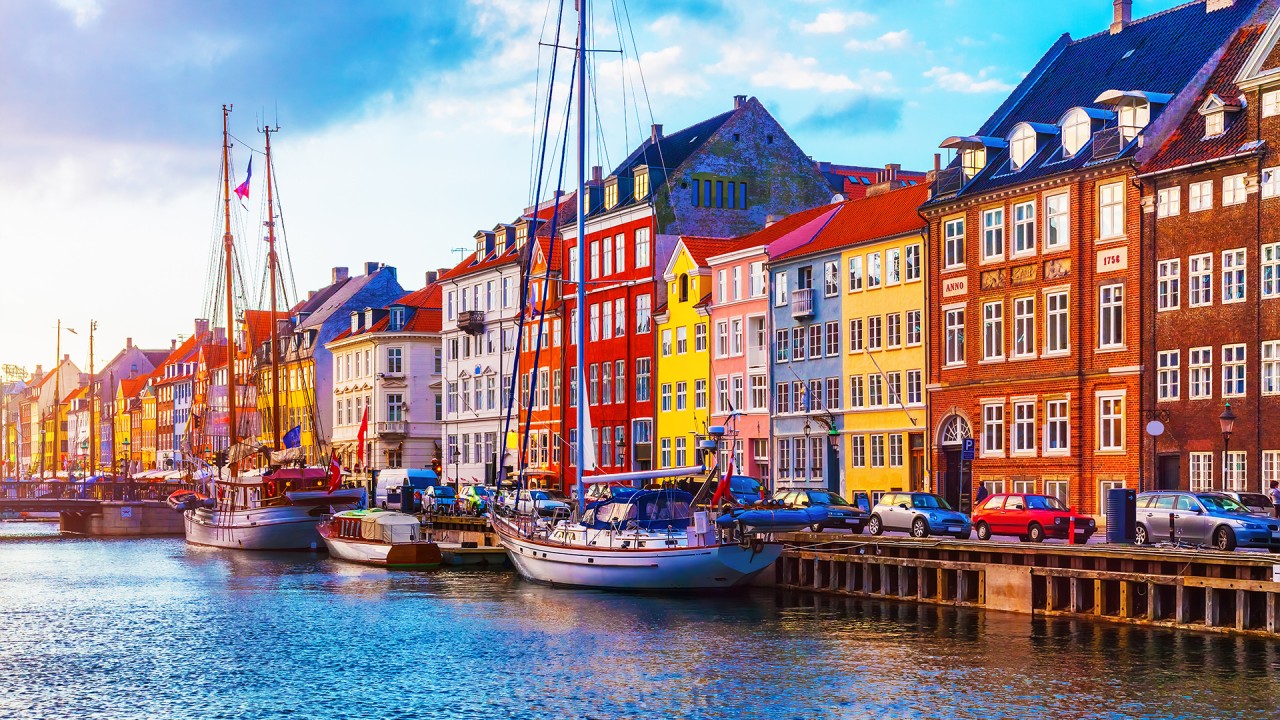 Journey through Northern Europe and Scandinavia with Joost Ouendag)