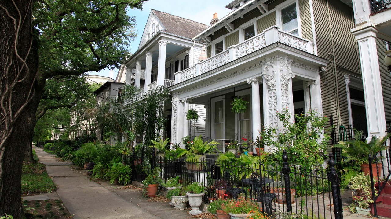 Stroll through New Orleans’s historic Garden District