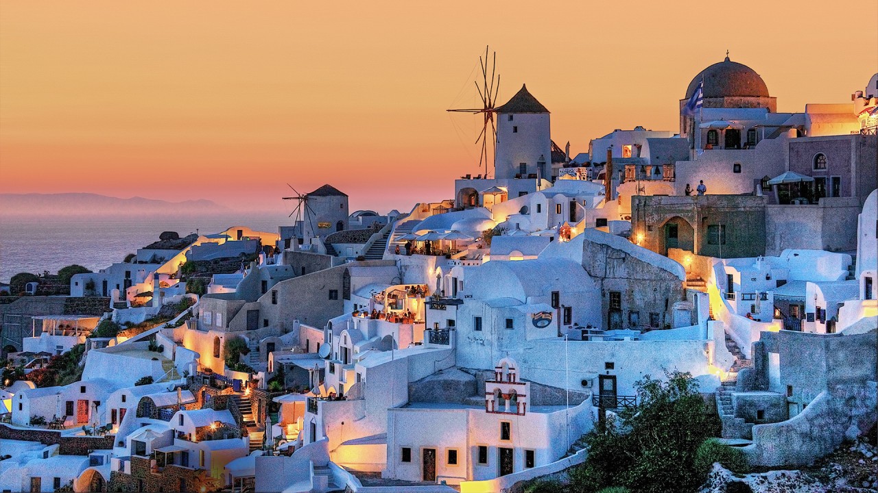 Explore Santorini with Vangelis Zervogiannis