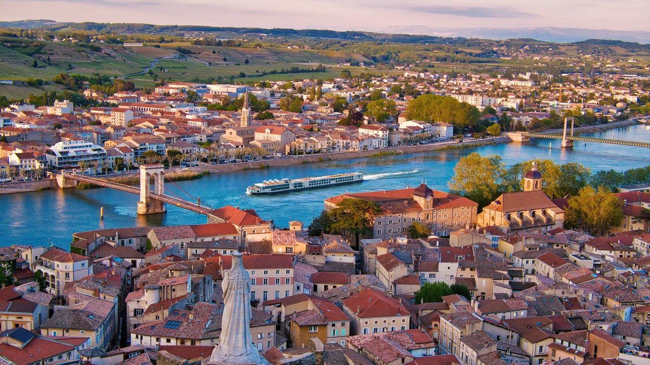 Count down 10 unforgettable experiences in France with Joost Ouendag